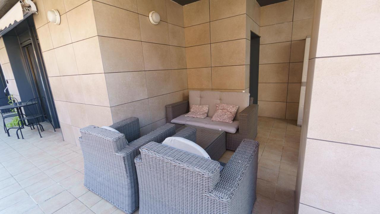 Rentalsevilla Coqueto Apartamento Con Terraza Privada Экстерьер фото